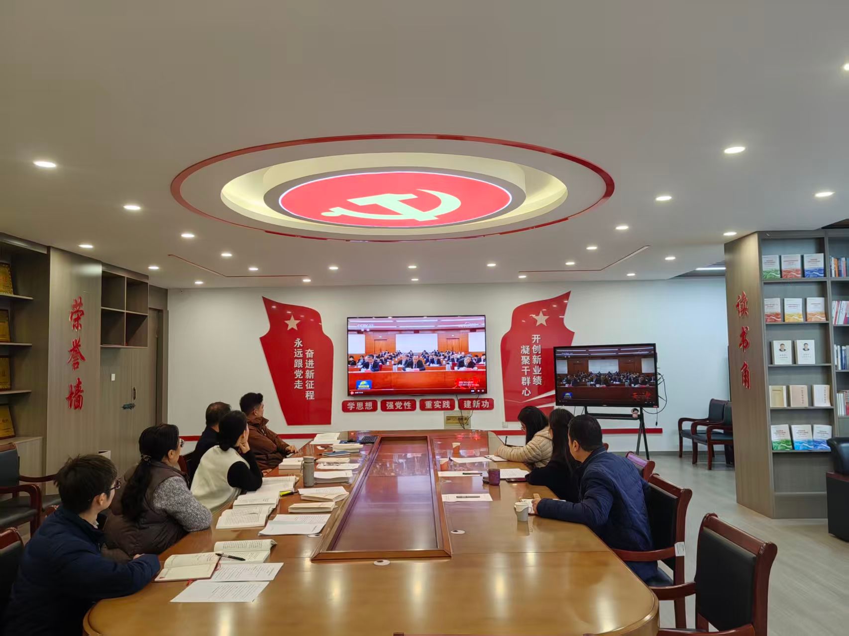 1d81f5ebb40f8c376582a8fe092f1adf